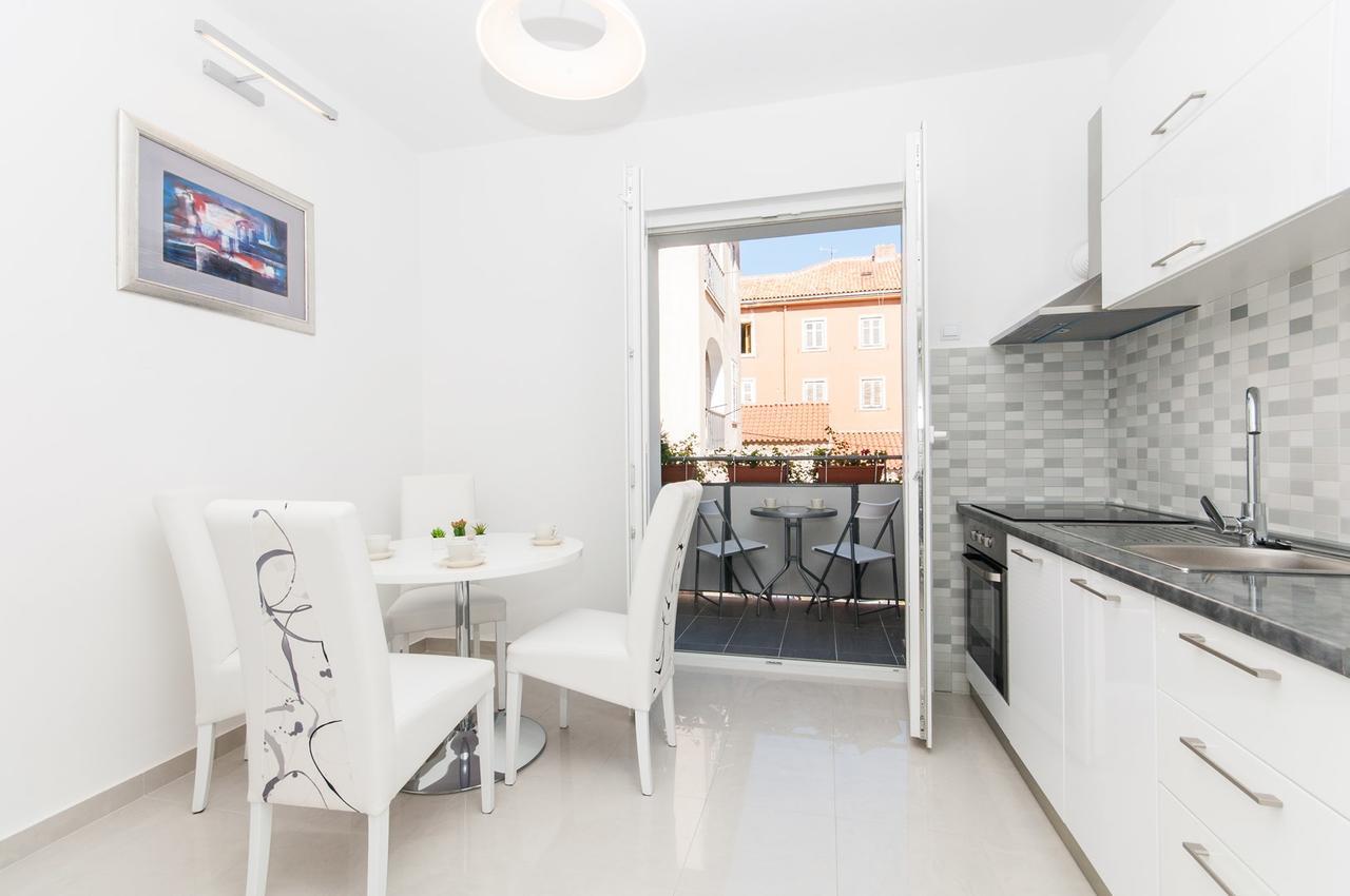 زادار Fifi Apartment W. Parking In Old Town المظهر الخارجي الصورة