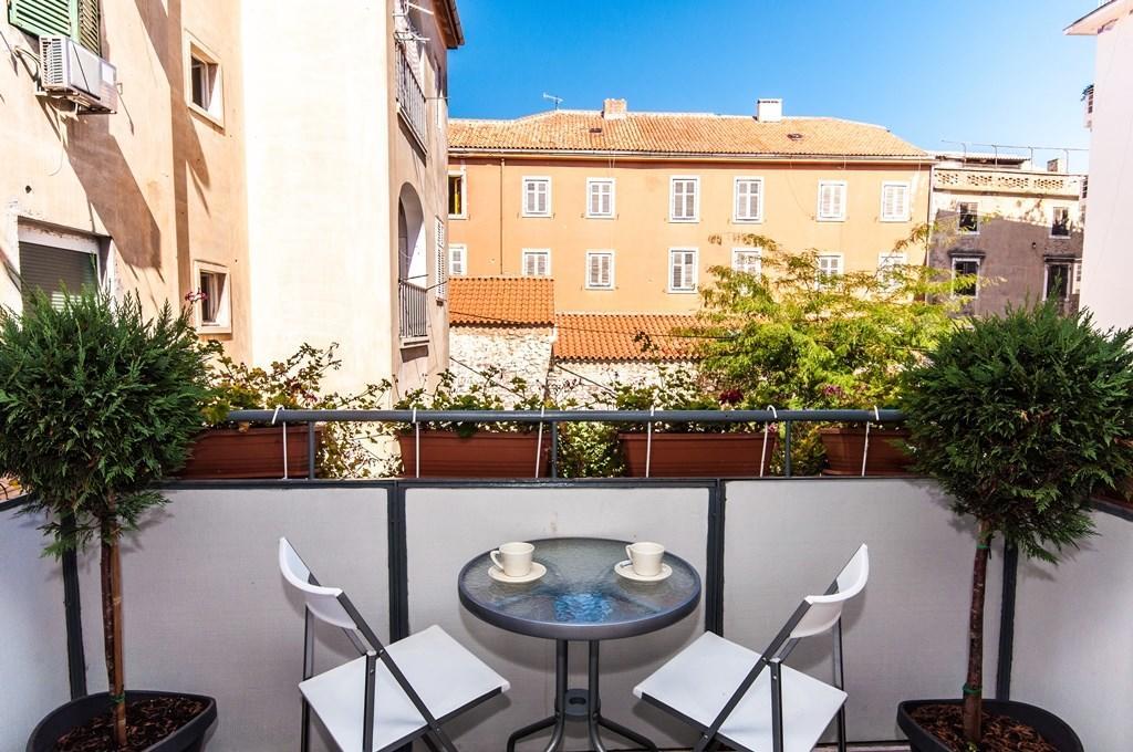 زادار Fifi Apartment W. Parking In Old Town المظهر الخارجي الصورة