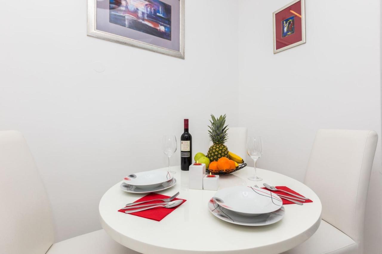 زادار Fifi Apartment W. Parking In Old Town المظهر الخارجي الصورة